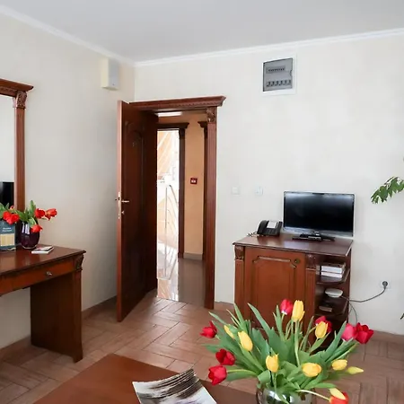 Otel West 2*