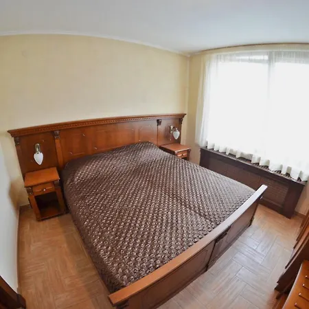 Hotel West 2*