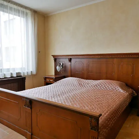 Hotel West