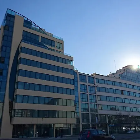 Hotel West 2*